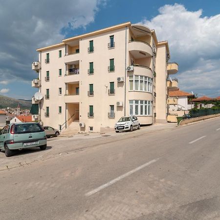 Apartman Dildo Lägenhet Trogir Exteriör bild
