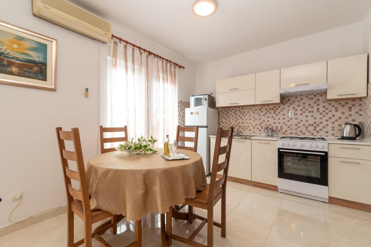 Apartman Dildo Lägenhet Trogir Exteriör bild
